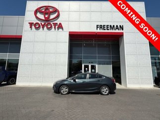 Used 2018 Chevrolet Cruze LT w/ Convenience Package image 1