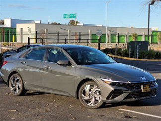 New 2025 Hyundai Elantra SEL image 1
