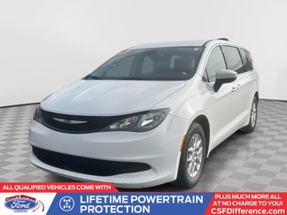 Used 2023 Chrysler Voyager LX image 1