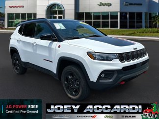 Used 2023 Jeep Compass Trailhawk image 1