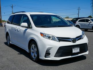 Used 2019 Toyota Sienna LE image 1