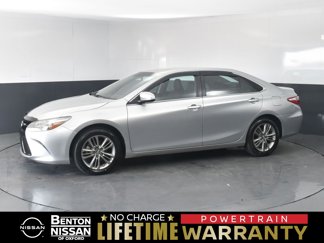 Used 2017 Toyota Camry SE image 1