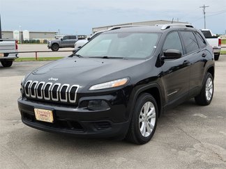Used 2015 Jeep Cherokee Sport image 1