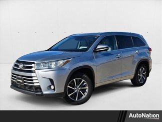 Used 2017 Toyota Highlander XLE image 1