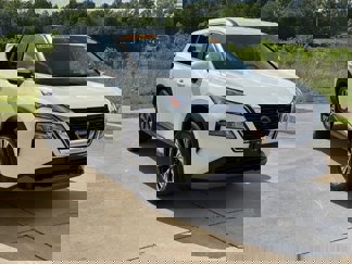Used 2023 Nissan Rogue SV image 1