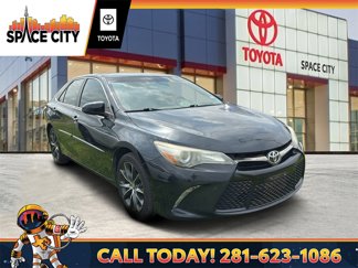 Used 2015 Toyota Camry XSE image 1