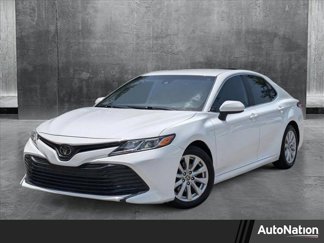 Used 2020 Toyota Camry LE image 1