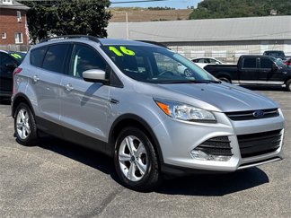 Used 2016 Ford Escape SE w/ Equipment Group 201A image 1
