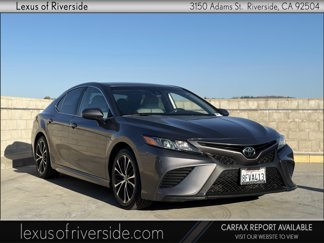 Used 2018 Toyota Camry SE image 1