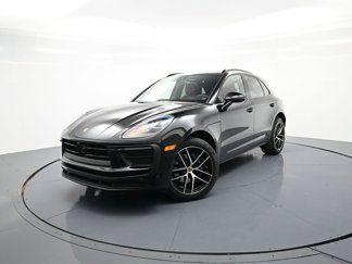 Certified 2025 Porsche Macan image 1