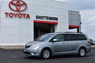 Used 2017 Toyota Sienna XLE Premium image 1
