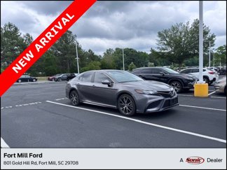 Used 2021 Toyota Camry SE image 1