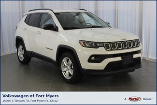Used 2022 Jeep Compass Latitude image 1