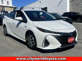 Used 2022 Toyota Prius Prime LE image 1