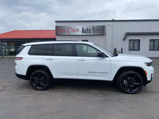 Used 2023 Jeep Grand Cherokee L Laredo image 1