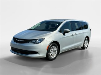 Used 2023 Chrysler Voyager LX image 1