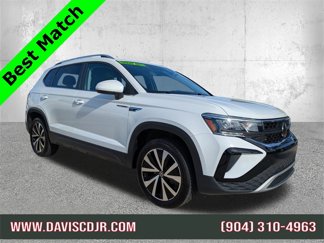 Used 2024 Volkswagen Taos SE image 1