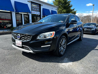 Used 2017 Volvo V60 T5 Cross Country w/ Convenience Package image 1