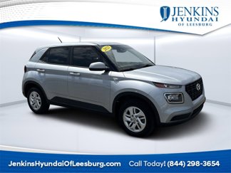 Used 2023 Hyundai Venue SE image 1