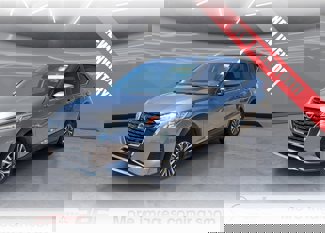 Used 2023 Nissan Kicks SV image 1