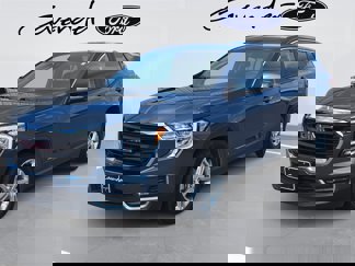 Used 2024 GMC Terrain SLE image 1