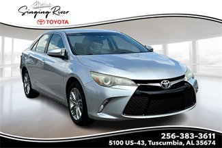 Used 2016 Toyota Camry SE image 1