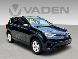 Used 2018 Toyota RAV4 LE image 1