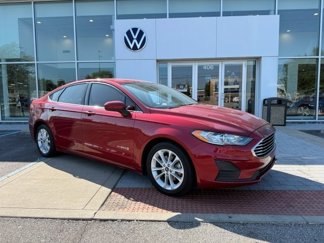Used 2019 Ford Fusion SE image 1