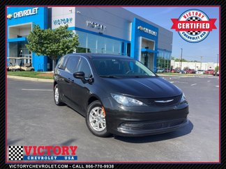 Used 2022 Chrysler Voyager LX image 1