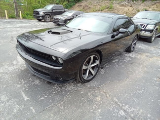 Used 2016 Dodge Challenger R/T image 1