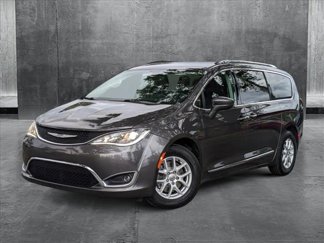 Used 2020 Chrysler Pacifica Touring-L image 1