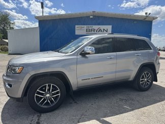 Used 2017 Jeep Grand Cherokee Limited image 1