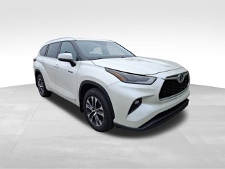 Used 2021 Toyota Highlander XLE image 1