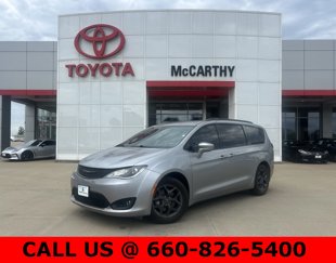 Used 2020 Chrysler Pacifica Touring-L w/ S Appearance Package image 1