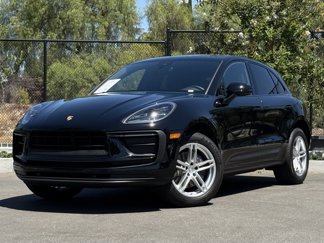 Certified 2022 Porsche Macan image 1