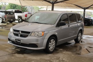 Used 2018 Dodge Grand Caravan SE w/ UConnect Hands-Free Group image 1