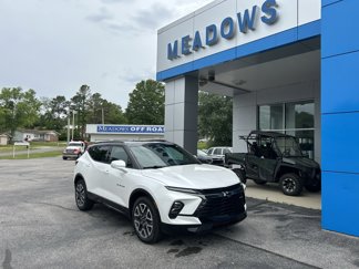Used 2023 Chevrolet Blazer RS image 1