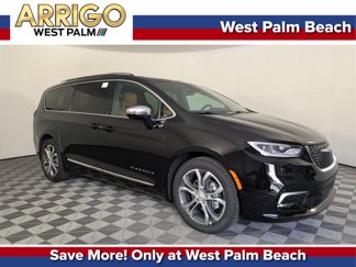 New 2026 Chrysler Pacifica Pinnacle w/ Trailer Tow Group image 1