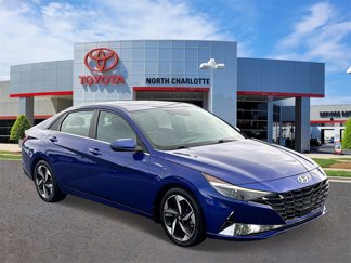 Used 2022 Hyundai Elantra SEL w/ Convenience + Premium Package image 1