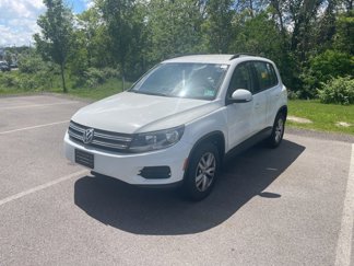 Used 2016 Volkswagen Tiguan S image 1