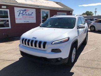Used 2016 Jeep Cherokee Latitude w/ Comfort/Convenience Group image 1
