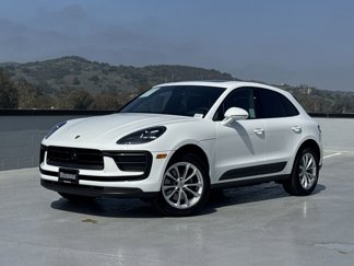 Certified 2025 Porsche Macan image 1