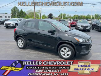 Used 2022 Chevrolet Trax LS w/ Tint and Cruise Package image 1