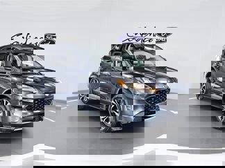 Used 2022 Ford Escape SE w/ SE Sport Appearance Package image 1
