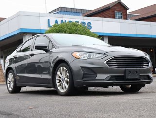 Used 2019 Ford Fusion SE image 1