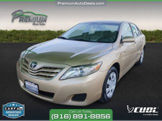 Used 2011 Toyota Camry LE image 1