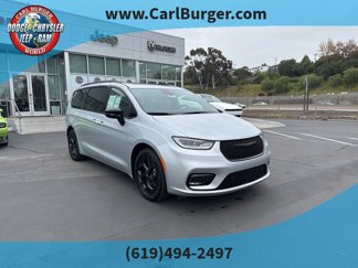 Certified 2024 Chrysler Pacifica Premium image 1