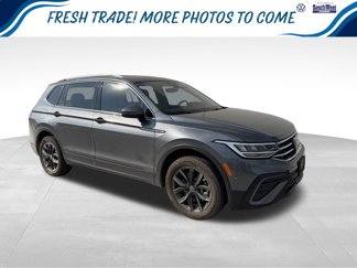 Used 2023 Volkswagen Tiguan SE image 1