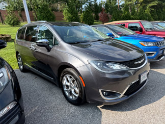 Used 2017 Chrysler Pacifica Limited w/ UConnect Theater Package image 1