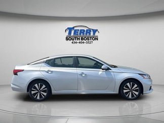 Used 2022 Nissan Altima 2.5 SV image 1